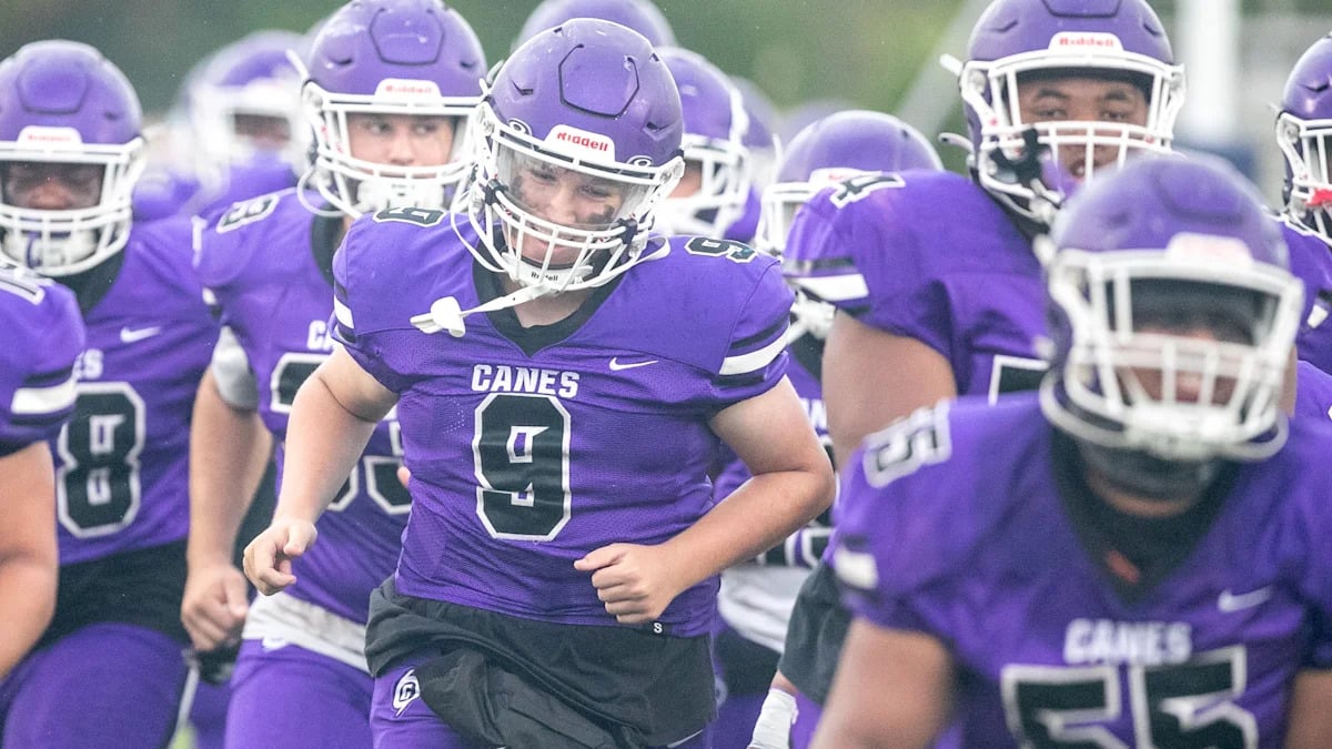 Florida High School Football Team Mourns Loss of Young Coach