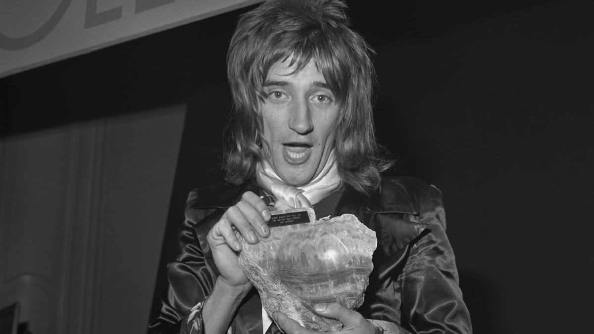 Rock Legend’s B-Side Became a Timeless Classic 55 Years Ago Rock Legend’s B-Side Became a Timeless Classic 55 Years Ago