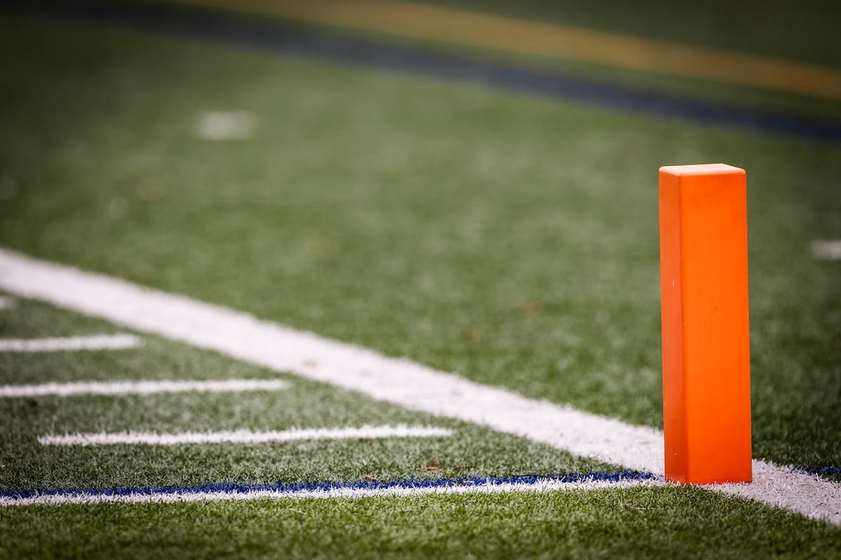 Arizona Coach Resigns After Kicking QB for Calling an Audible