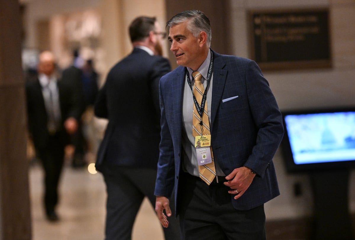 Congress Cracks Down on Global Chip Equipment