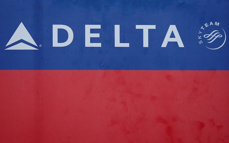 Delta Passenger Arrested After Unruly Behavior on Houston-Atlanta Flight