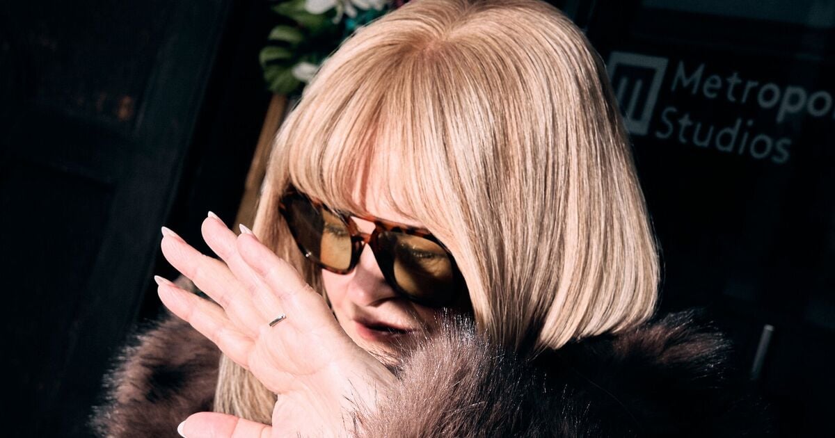 Susan Boyle Debuts Glam Blonde Makeover in New Look