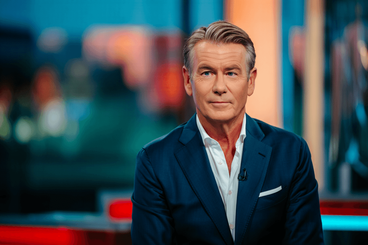 Billy Bush Leaves Extra After 5 Seasons to Grow Hot Mics