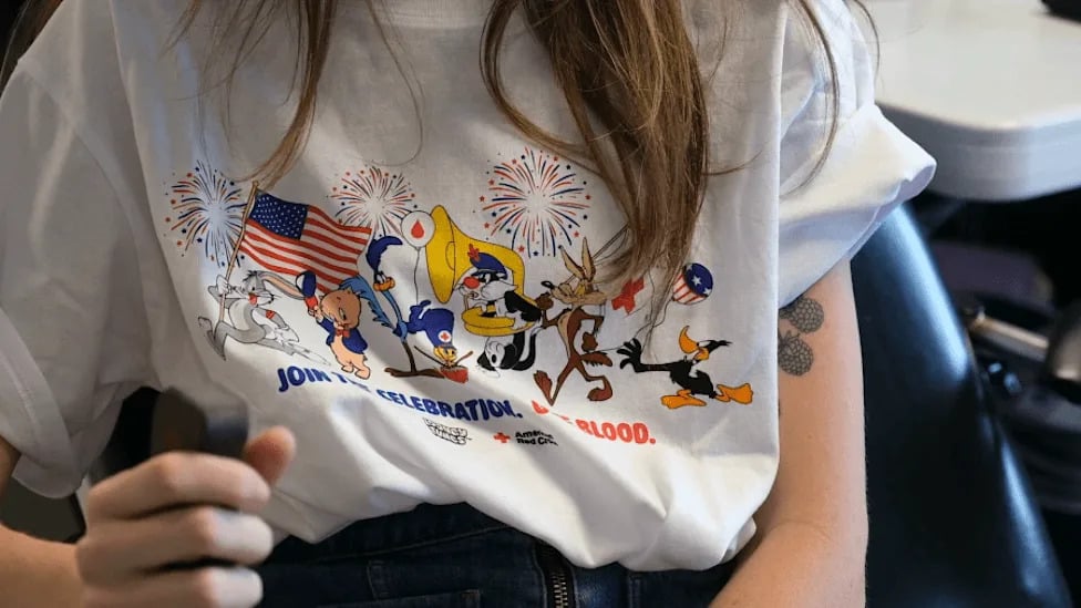 Red Cross Recruits Blood Donors With Looney Tunes Patriotic Gear