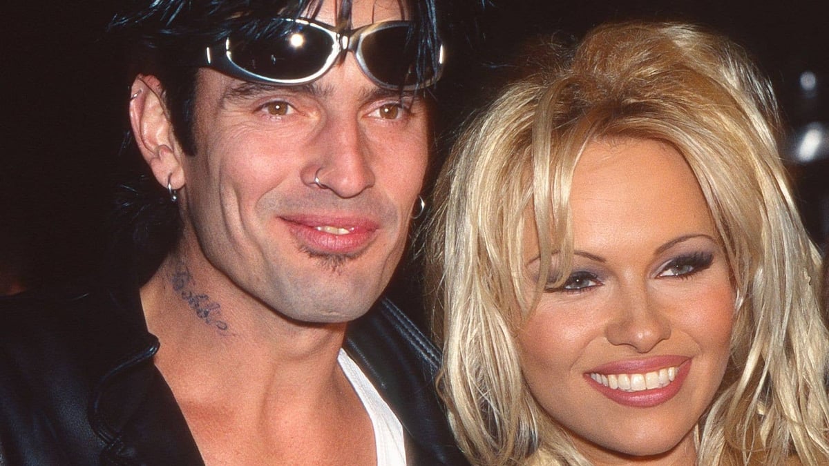 The Ultimate '90s And 2000s Power Couple - Then And Now