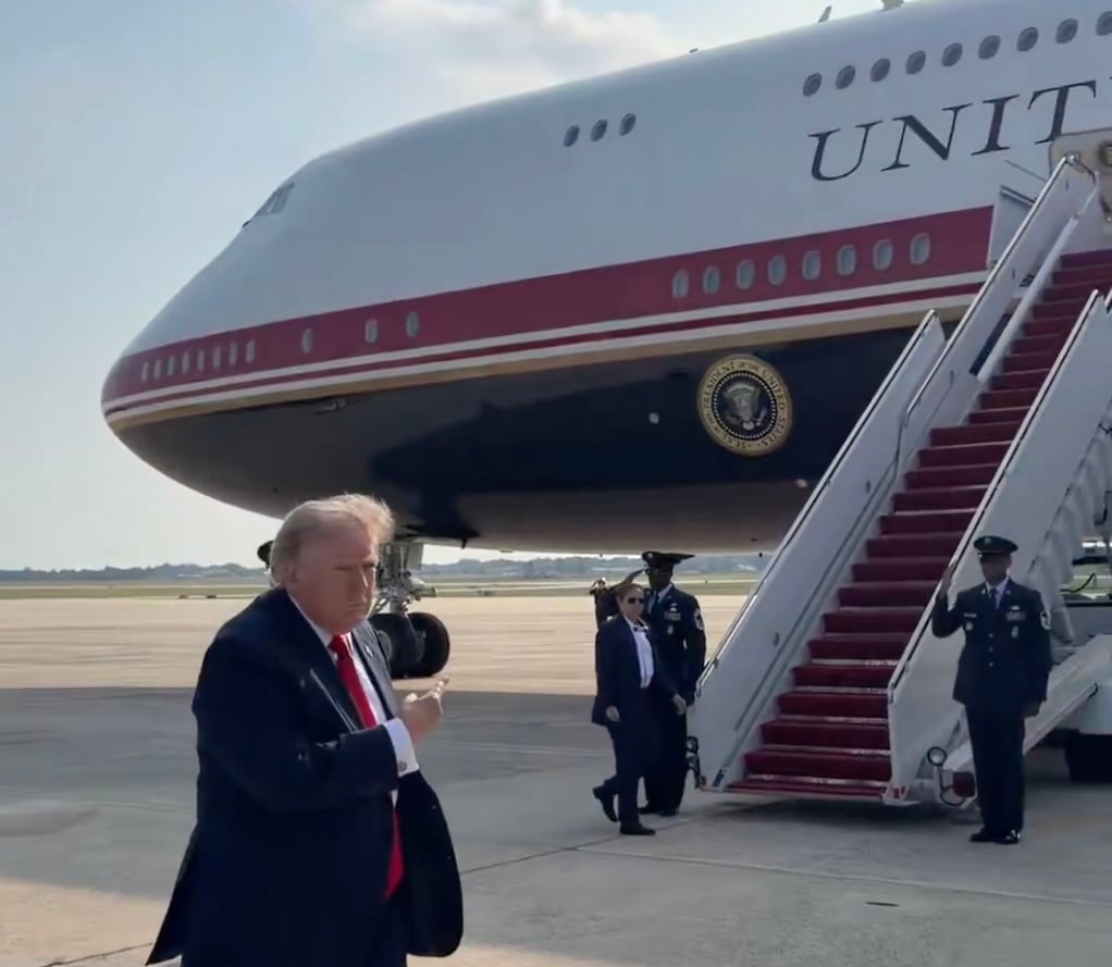 VC-25B Air Force One Takes Historic Maiden Flight
