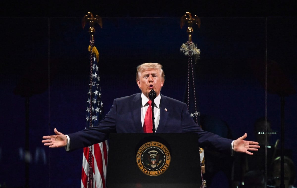 Trump Delivers 'Salute to America' Speech From National Mall