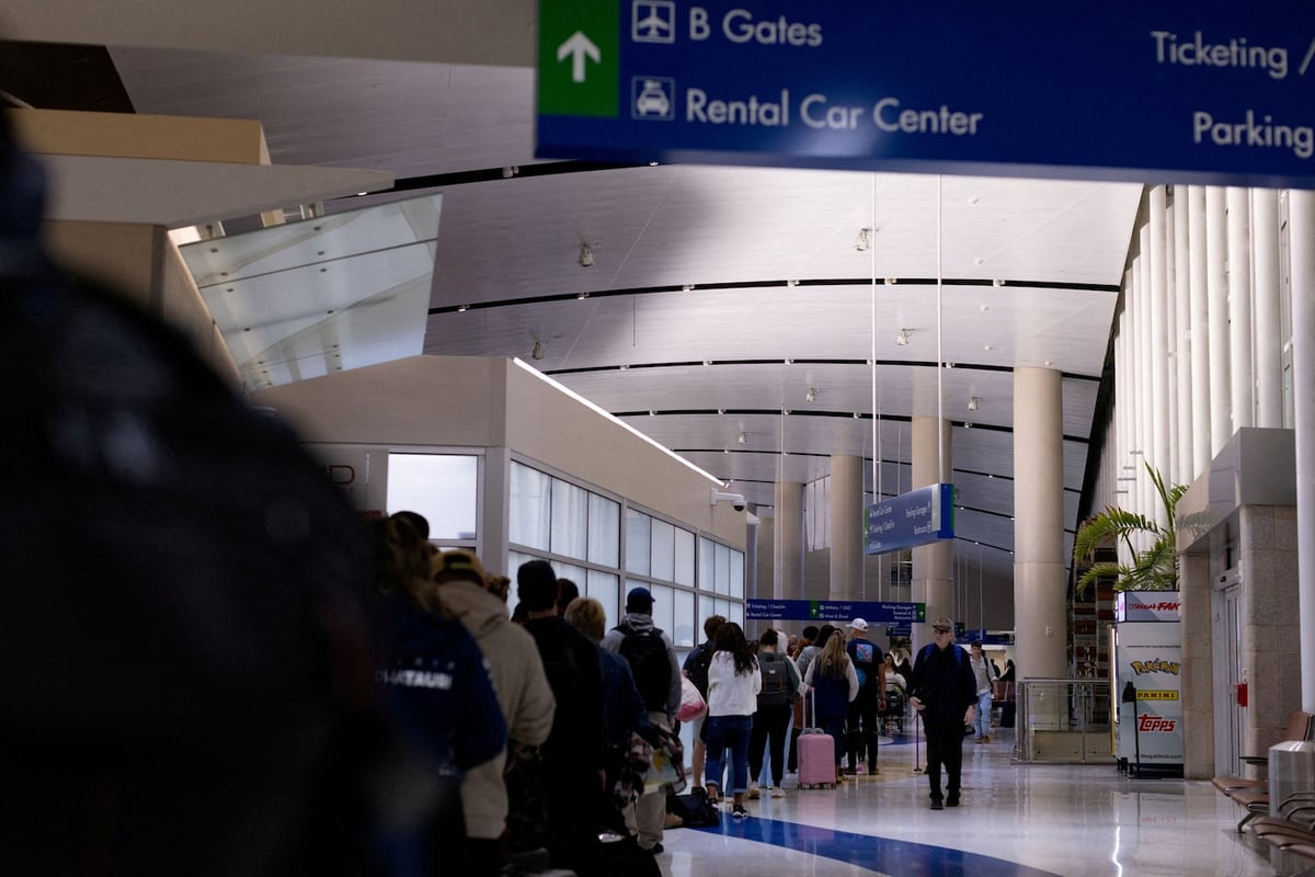 Trump Deploys ICE to Airports Amid TSA Shortages