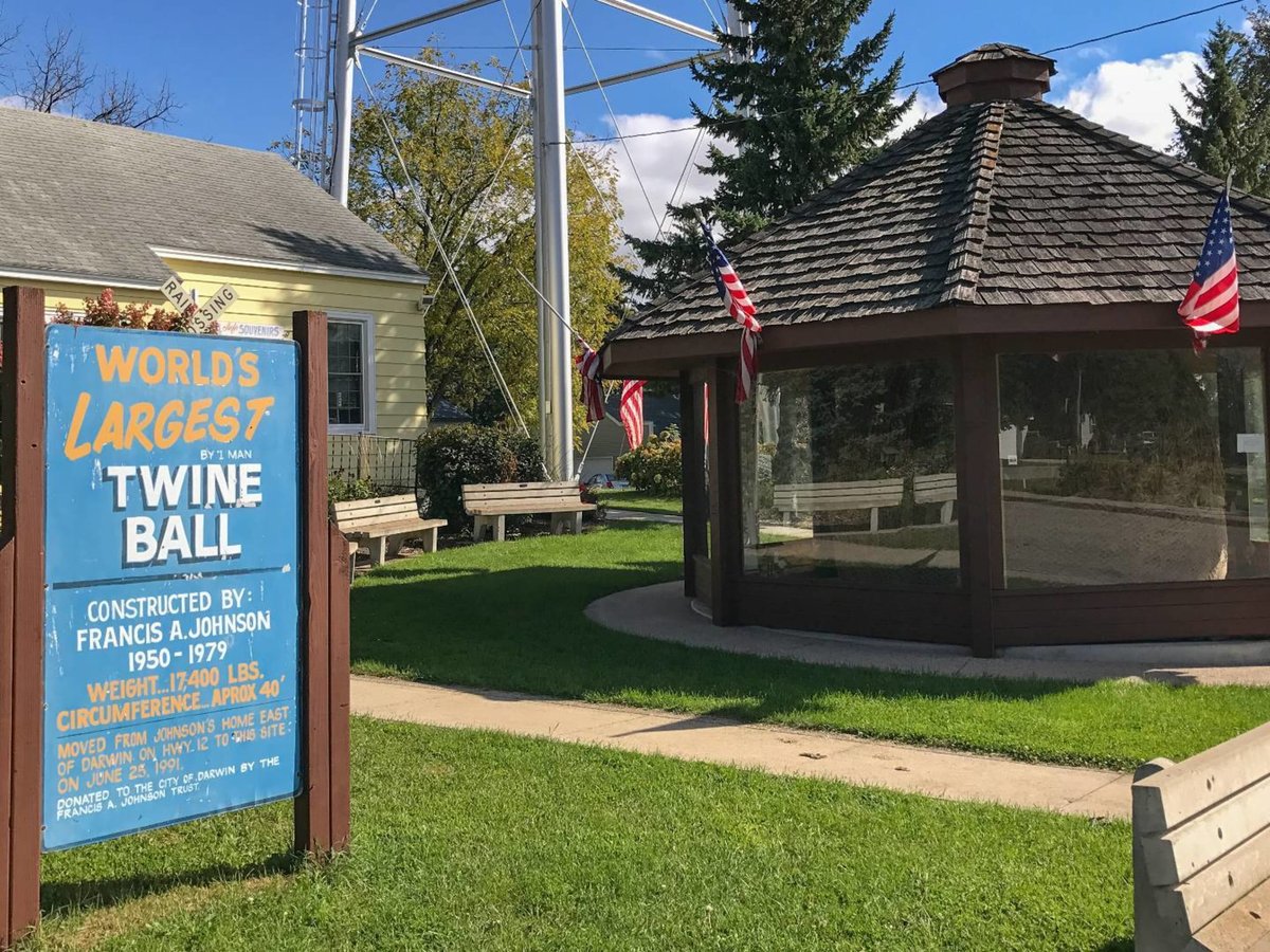 10 Roadside Attractions Worth Pulling Over For