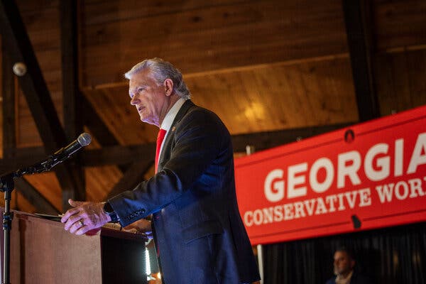 Trump Backs Mike Collins in Georgia Senate Runoff