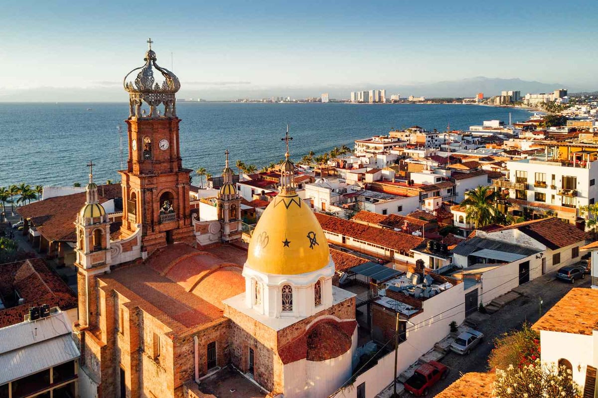 Travel Experts Name The Cheapest International Flights For Summer