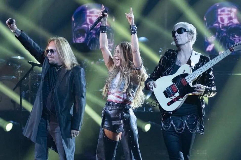 Motley Crue’s ‘American Idol’ Set Divides Fans