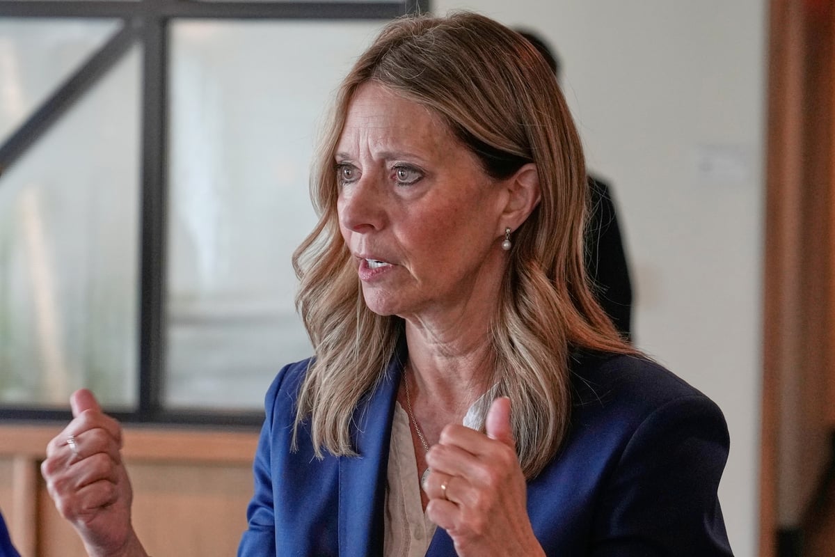 Democrats' Working-Class Problem: Can Roots Help Win Voters Back?