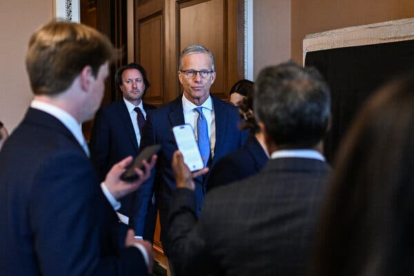 Republicans Stall Budget Votes Over Trump's Fund