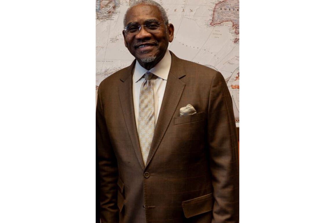 Meeks Welcomes Ceasefire, Demands Trump Clarity