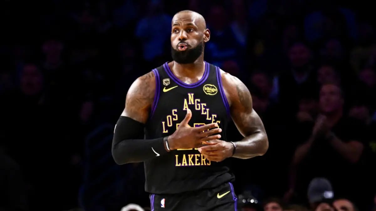 LeBron James Leaves Lakers as NBA Free Agency Opens