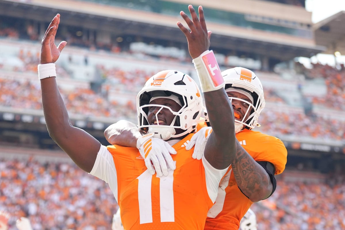 Tennessee Freshman QB Brandon Makes Historic FBS Debut