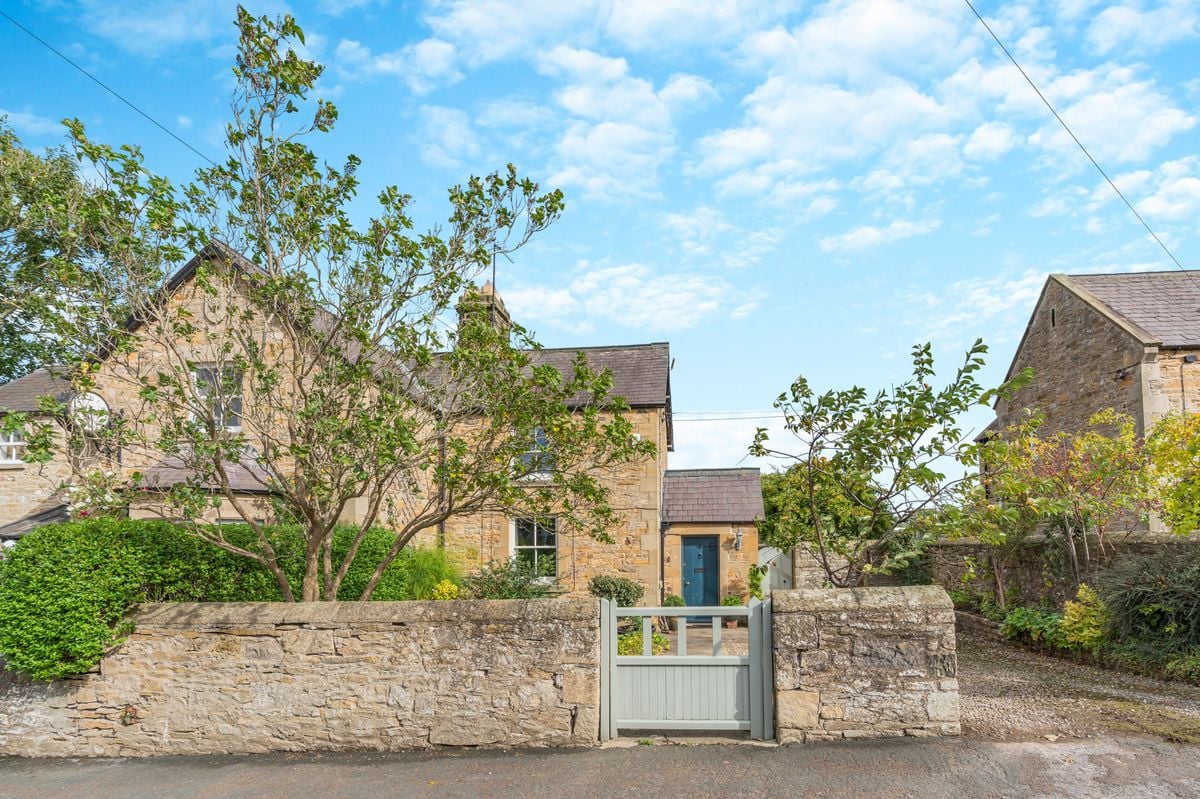 'Picture-Perfect' Yorkshire Cottage Near Newcastle