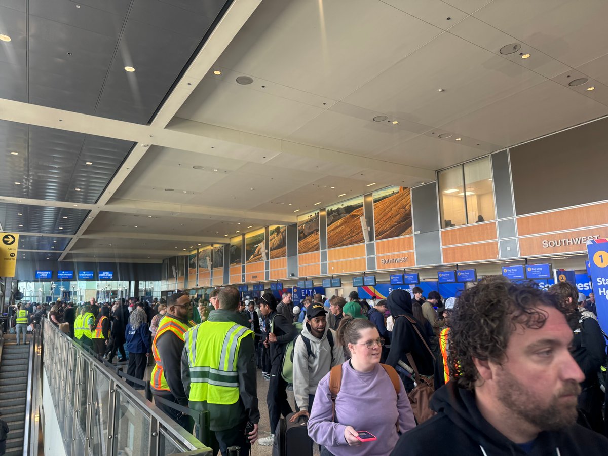 Austin Airport Crowds Surge as SXSW, Spring Break Collide