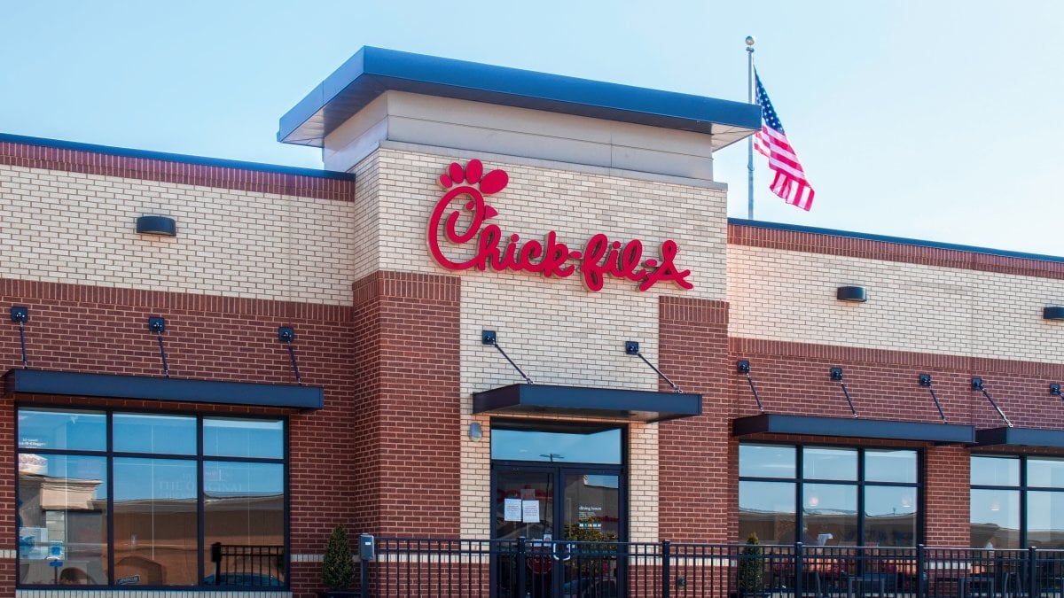 Chick-fil-A Worker Returns $10K, Rejects Reward