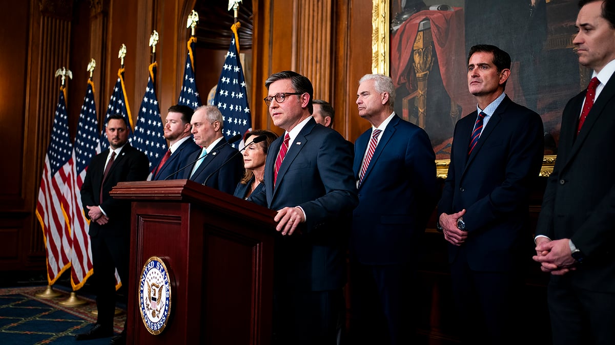 Trump Disrupts GOP Midterm Messaging