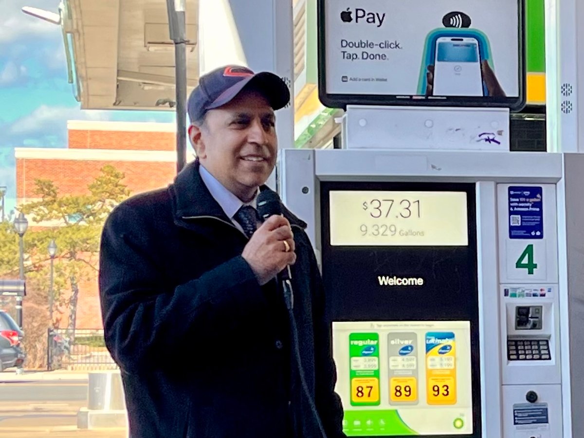 Krishnamoorthi Out as Stratton Takes Illinois Senate Lead