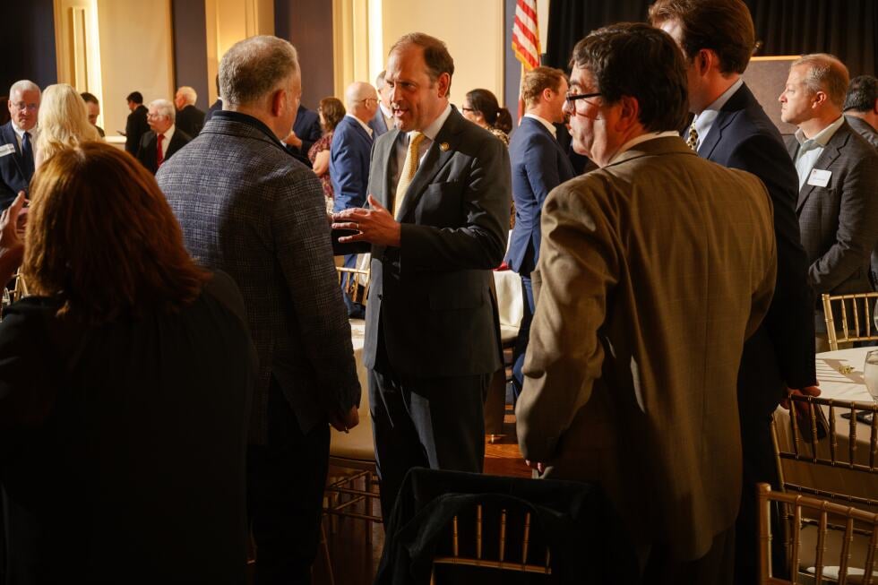 Kentucky Republicans Tiptoe Around McConnell While Hunting His Successor