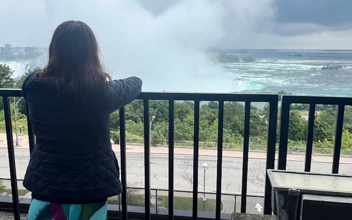 Niagara Falls: Premium Hotel Room, Priceless Free Views