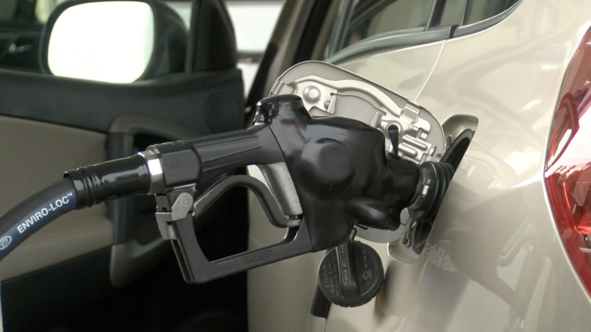 San Diego County Gas Prices Edge Lower