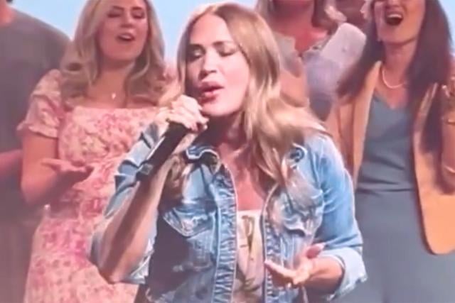 Carrie Underwood Surprises Church with Easter Show