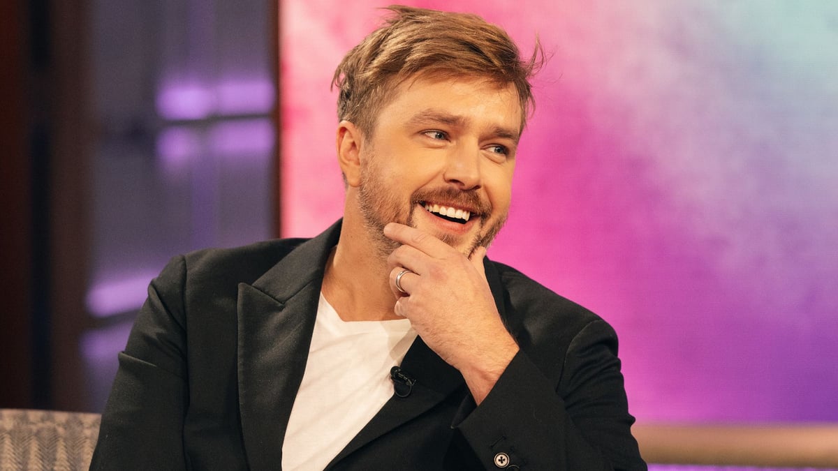 Meet Iain Stirling, the Voice Behind Iconic 'Love Island' Narration