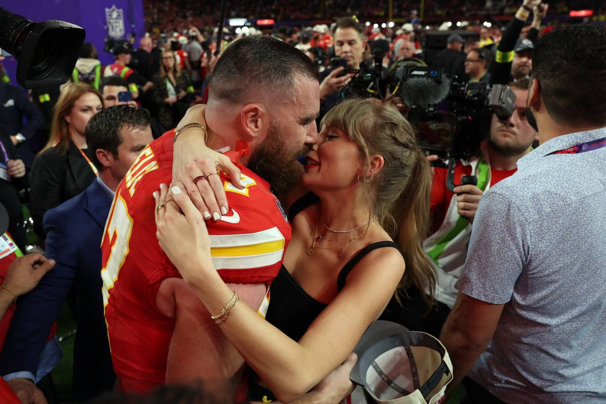 Stars Gush Over Taylor Swift and Travis Kelce's 'Moving' Wedding Ceremony