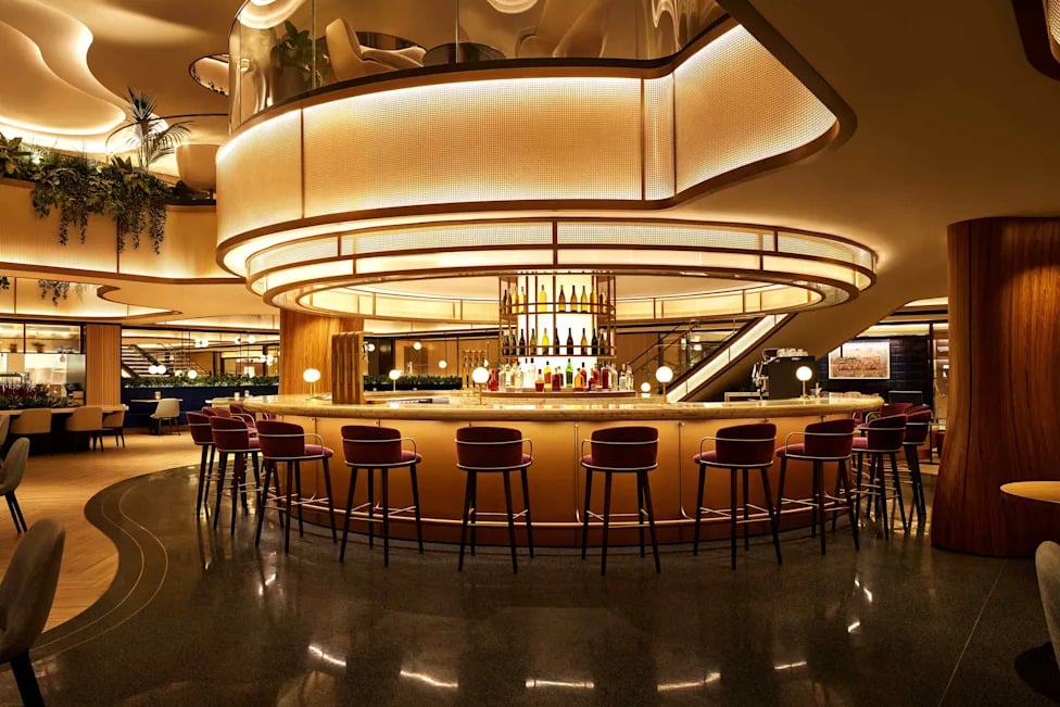 Credit Cards Turn Airport Lounges Into Dining Spots