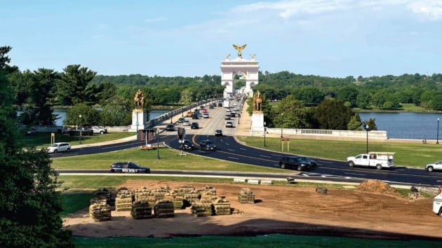 Trump Arch Project To Run 20 Hours A Day For Years
