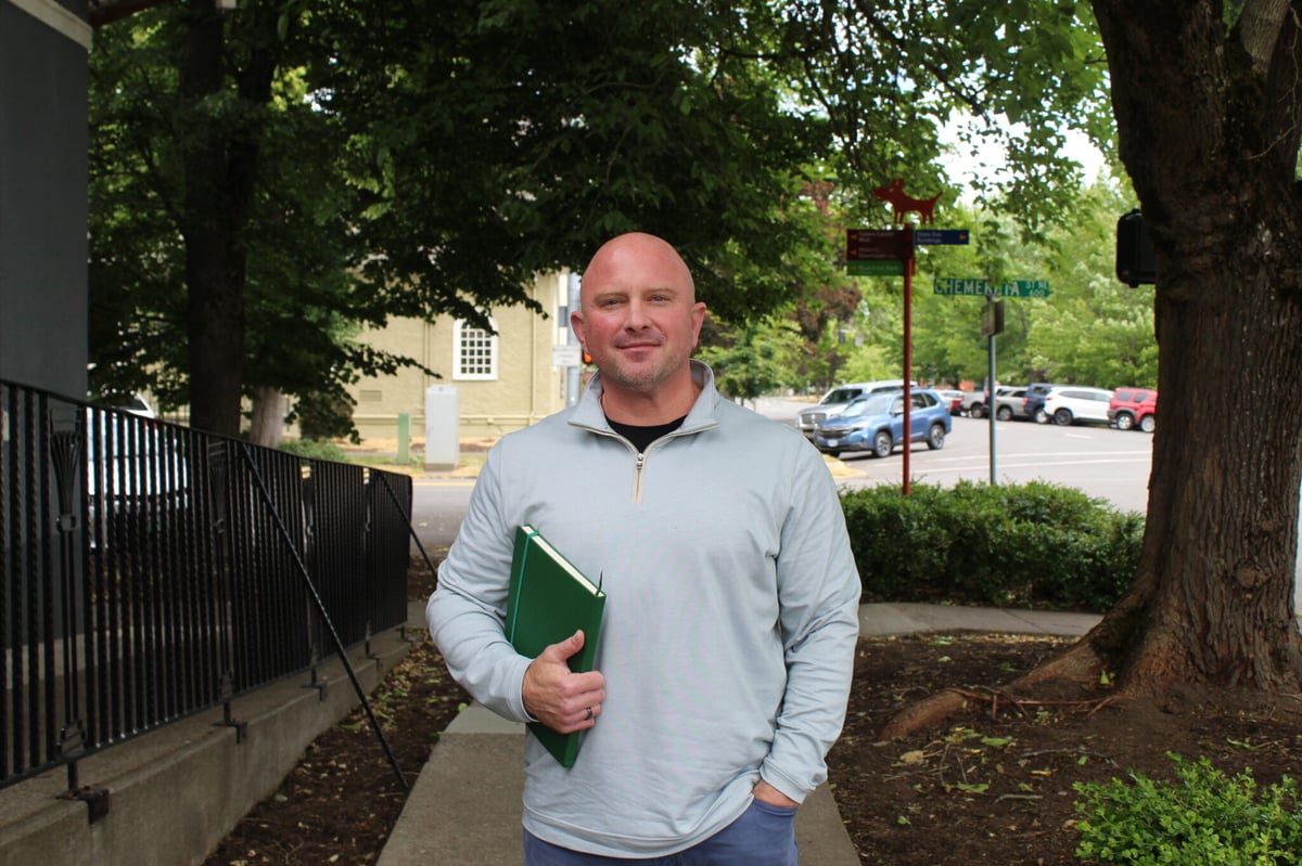 Oregon Independent Runs Congress Campaign His Own Way
