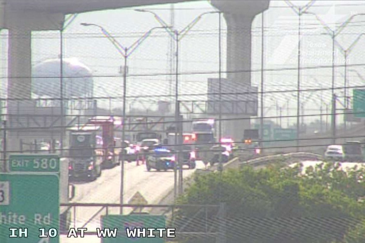 San Antonio Interstate Partially Closed After Crash
