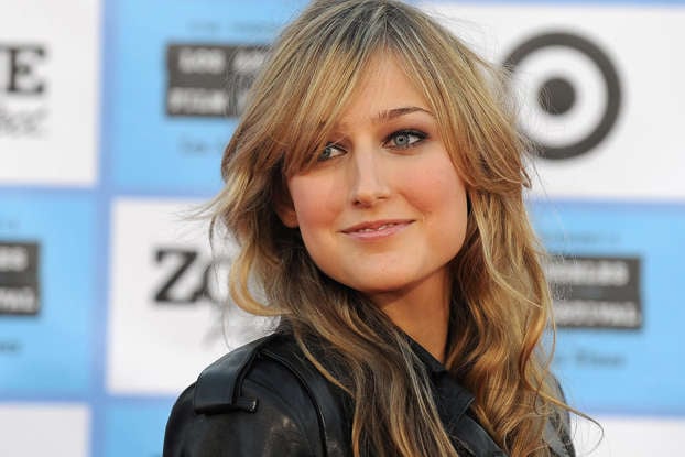 Leelee Sobieski Says Hollywood Was “Gross” - Why She Walked Away