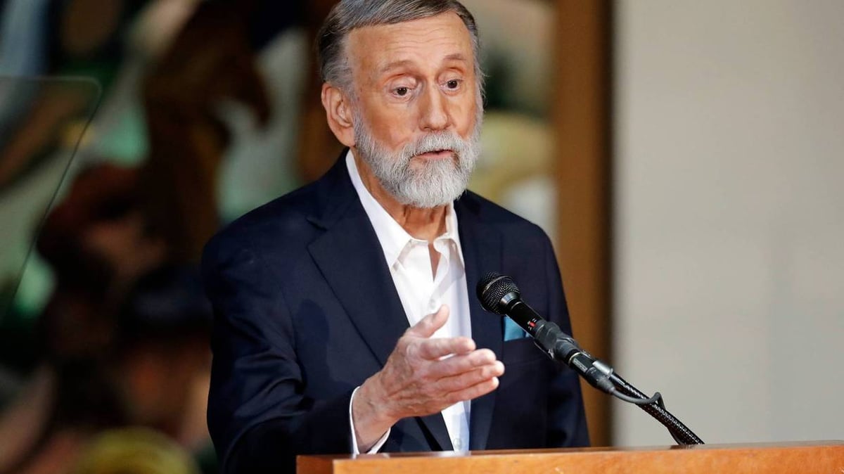 Ray Stevens Recovering After Neck Break