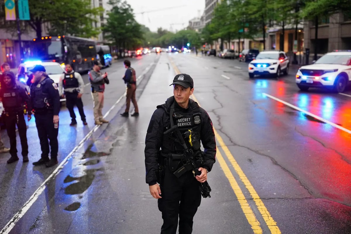 Secret Service Shoots Armed Man Outside White House Complex