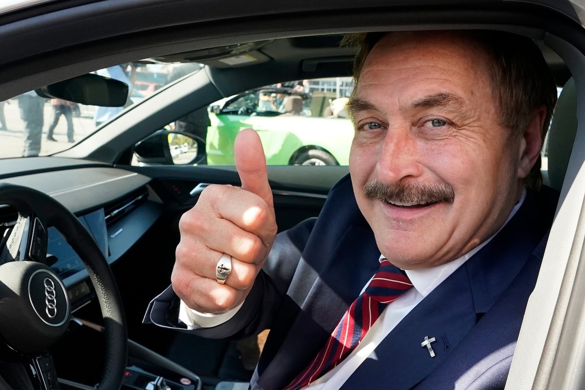 Trump Backs MyPillow CEO Mike Lindell for Minnesota Governor