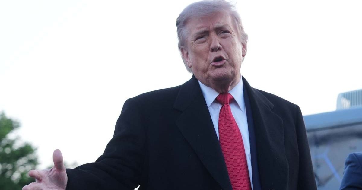 Trump Uses Truth Social Memes To Target Newsom, Obama, Pritzker, Jeffries