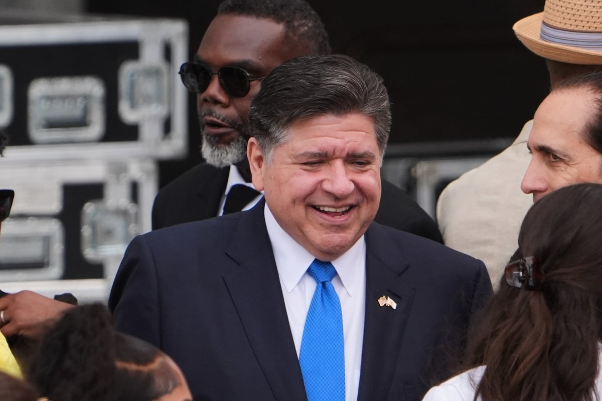 Illinois Governor Signs AI Regulation Bill Despite Conservative Concerns