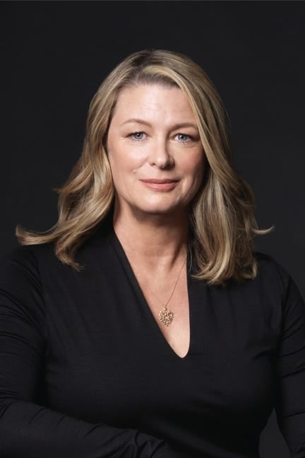 Kristin Hannah Draws Huge Crowd In Grand Rapids