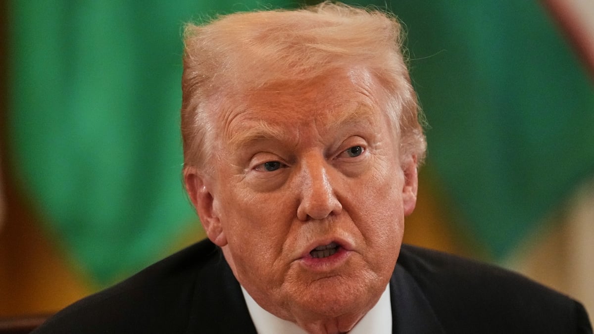Trump Moves Cabinet Meeting Indoors Amid Bad Weather