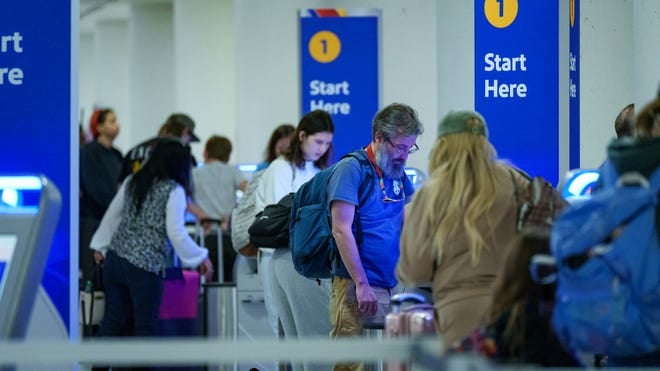 Border Officials Warn Travelers Ahead of Record Memorial Day Rush