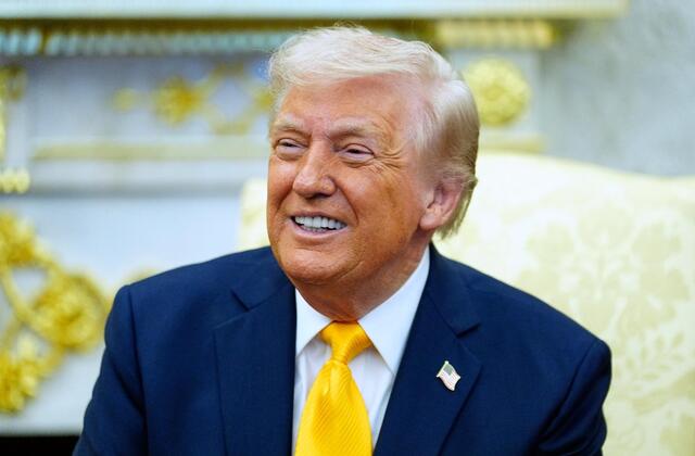 Arts Commission OKs Trump Gold Coin Design for US Mint