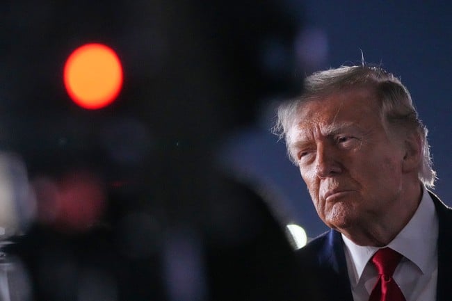 Trump Pushes Iran Deal That Blocks Nuclear Ambitions