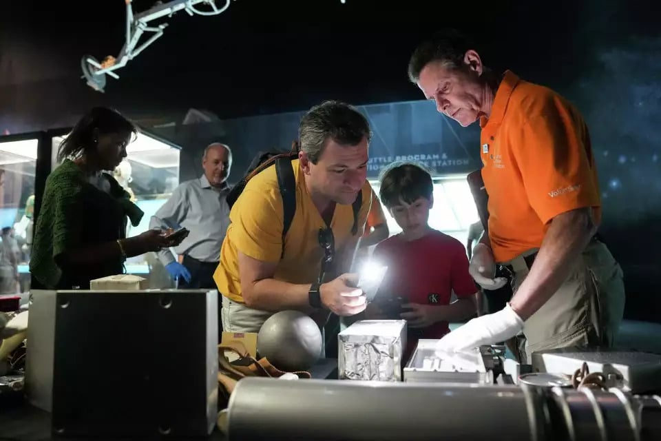 Explore U.S. Space History at Space Center Houston