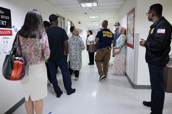 ICE Arrests 10,000 Illegal Immigrants in 5 Days