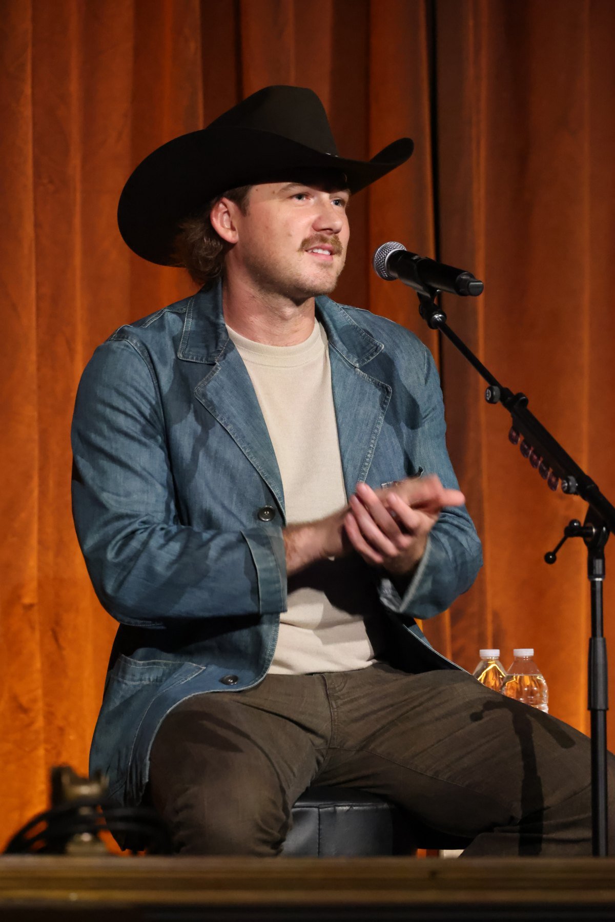 Morgan Wallen Hurls Phone Across Stage After Security Scuffle
